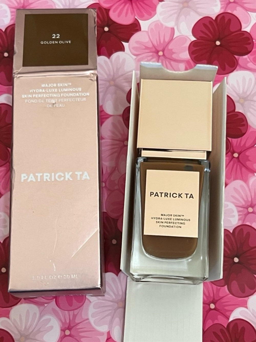 Patrick Ta Major Skin Hydra Luxe Luminous Foundation color 22 Golden Olive